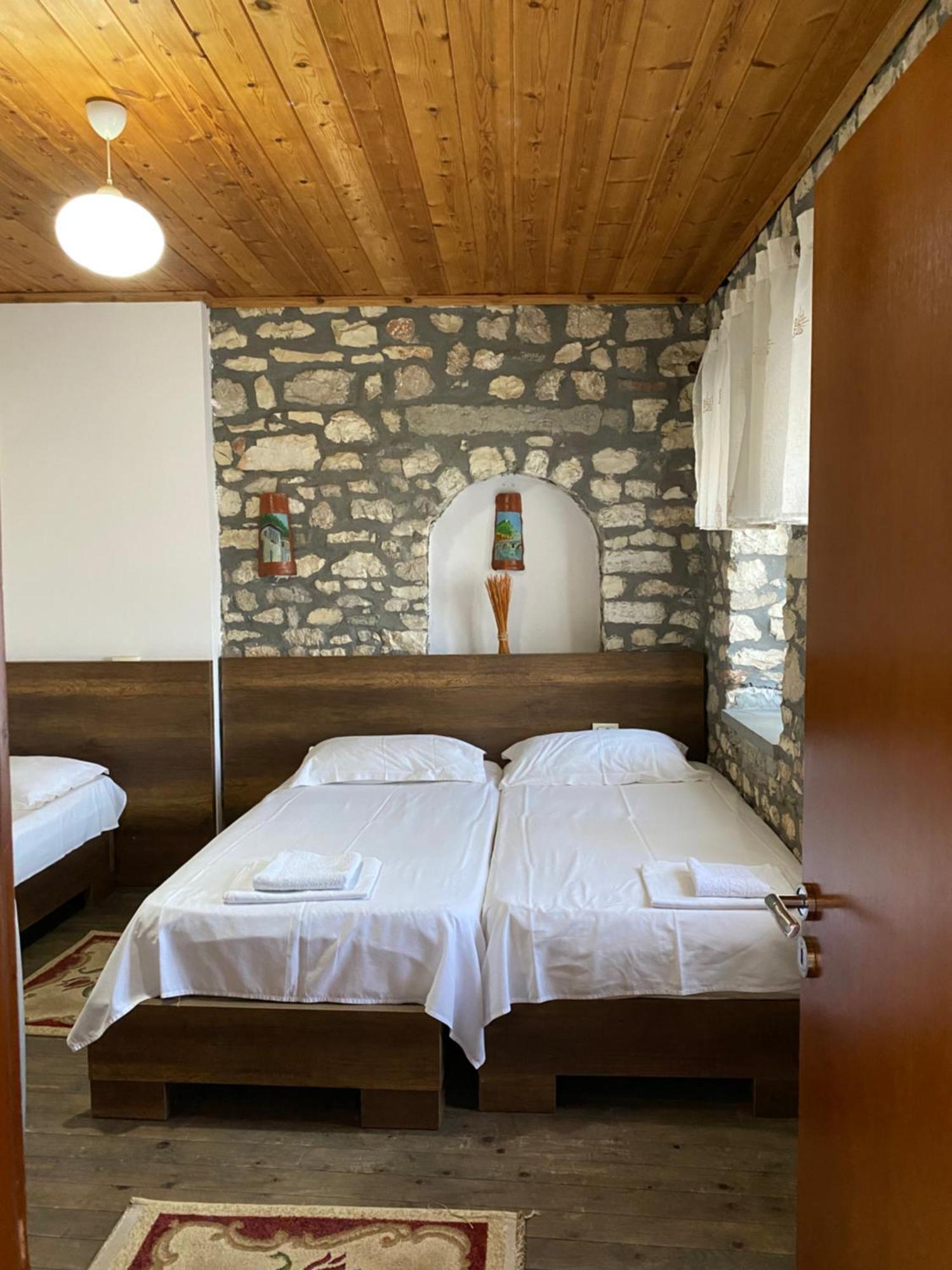 Aria Baci Guest House Berat Exterior photo