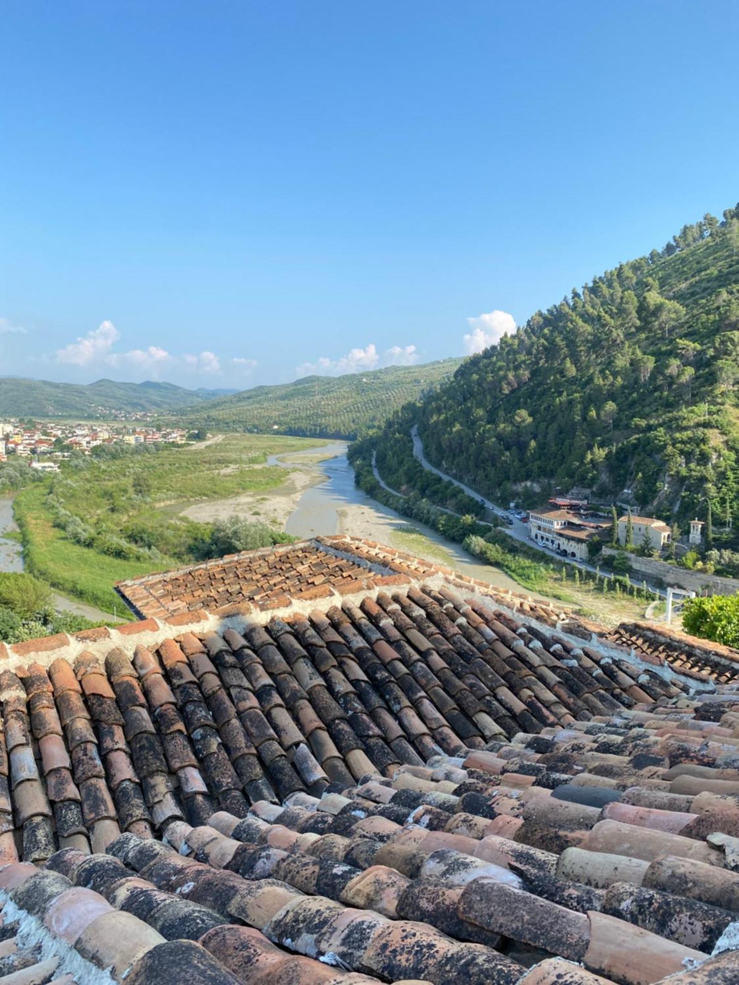 Aria Baci Guest House Berat Exterior photo